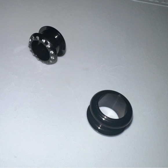 New 12 mm Ear Plugs piercings Earrings lobes never worn - Picture 4 of 5